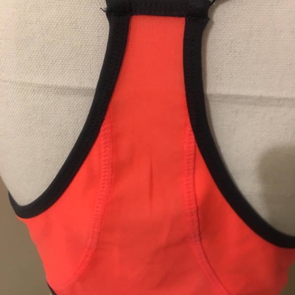 🆕💕Sports Bra💕 - Picture 4 of 5
